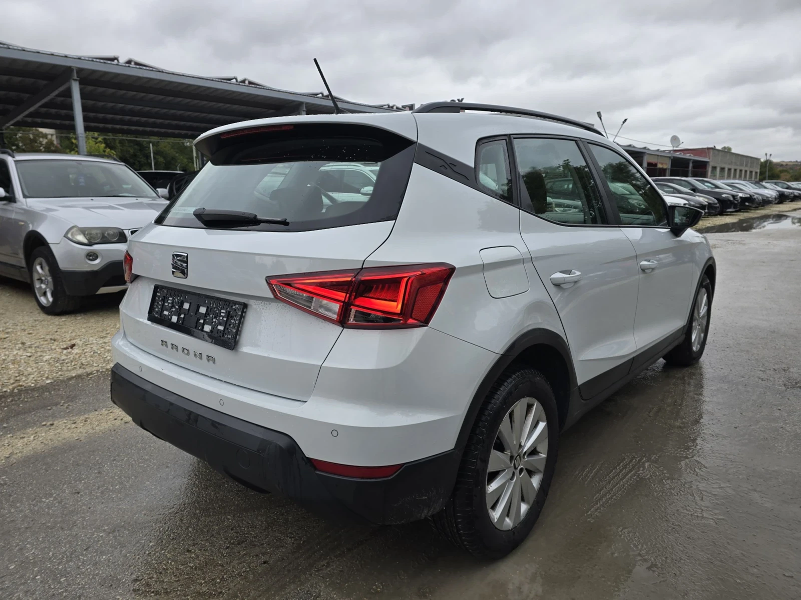 Seat Arona 1.6tdi 95к.с Топ състояние  - изображение 4