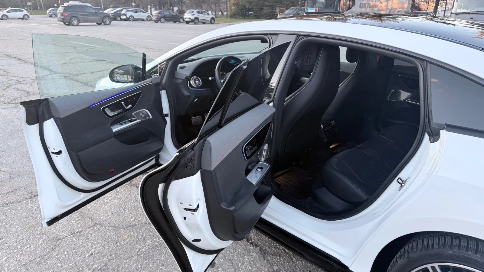 Mercedes-Benz EQE 43 AMG, снимка 12 - Автомобили и джипове - 53700440