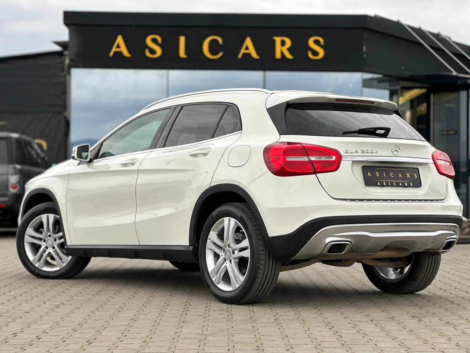Mercedes-Benz GLA 200 / FULL LED / PANO / KOJA / TOP /, снимка 3 - Автомобили и джипове - 53910139