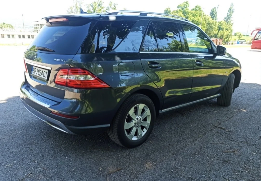Mercedes-Benz ML 350 Bluetec 4matic, снимка 2 - Автомобили и джипове - 54733389