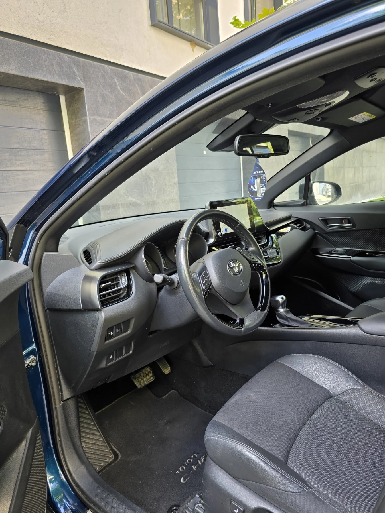 Toyota C-HR, снимка 9 - Автомобили и джипове - 55471875