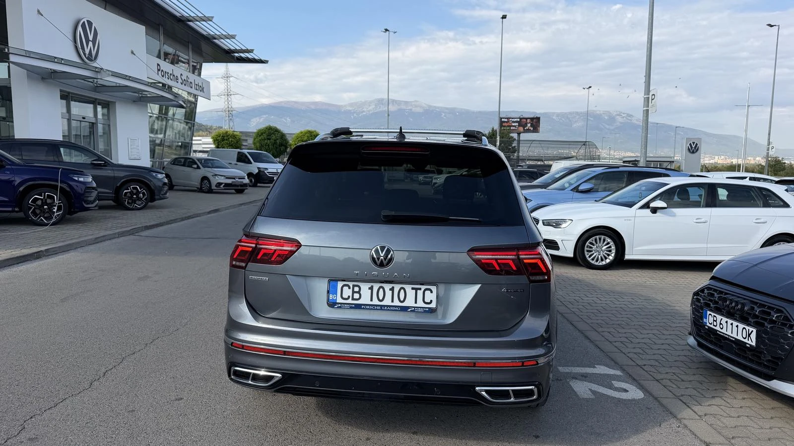 VW Tiguan Allspace R-Line, снимка 3 - Автомобили и джипове - 56141910