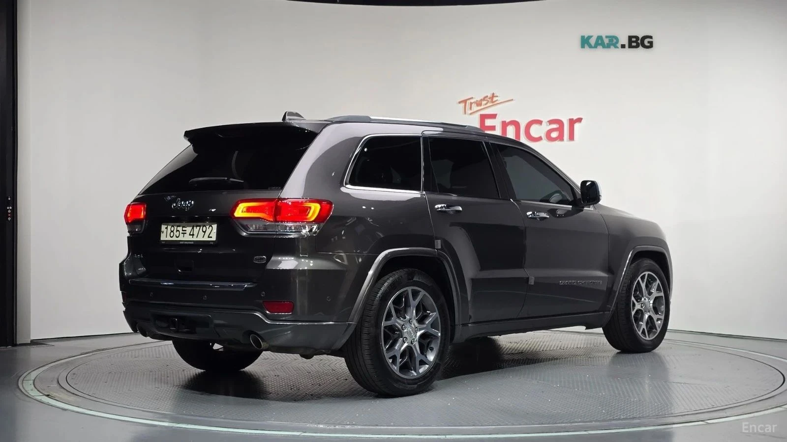 Jeep Cherokee, снимка 2 - Автомобили и джипове - 56690395