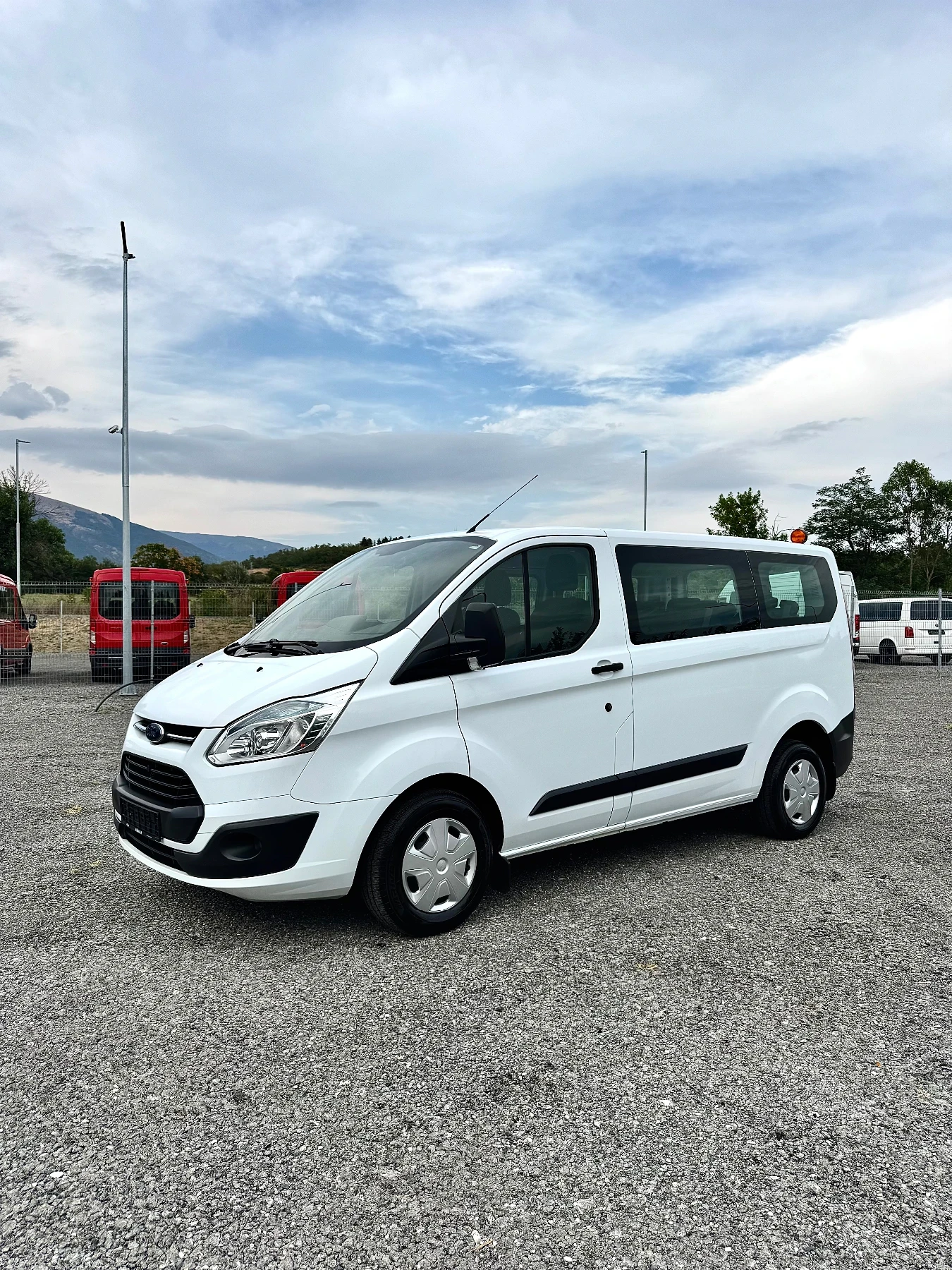 Ford Transit Custom 2.2  TDCi , 9 места, 2x Клима , Сервизна История !