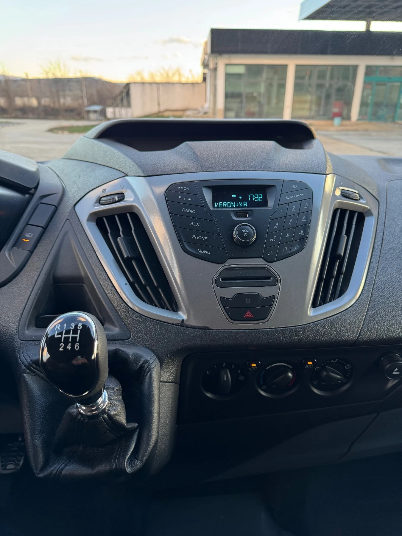 Ford Transit Custom 2.2  TDCi , 9 места, 2x Клима , Сервизна История !, снимка 10 - Бусове и автобуси - 55793387