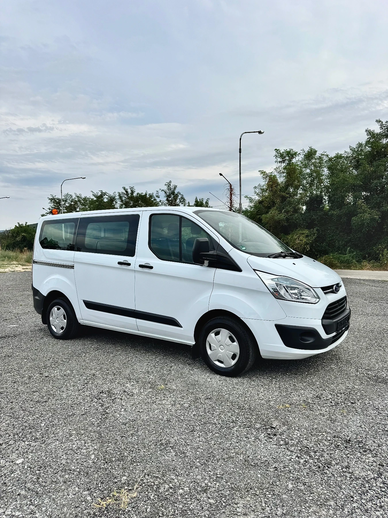 Ford Transit Custom 2.2  TDCi , 9 места, 2x Клима , Сервизна История !, снимка 3 - Бусове и автобуси - 55793387