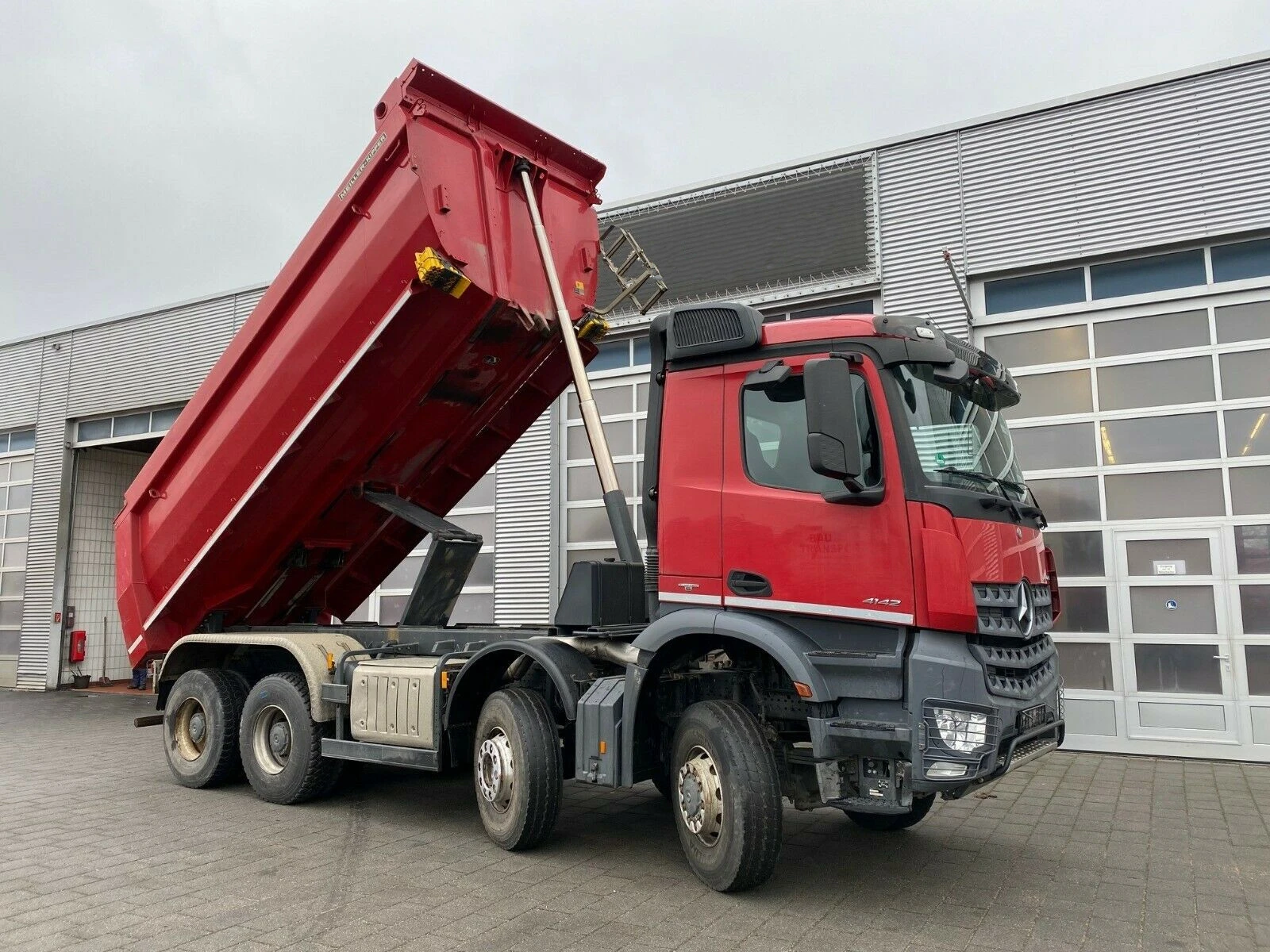 Mercedes-Benz Arocs 4142 AK 8x6 Стоманена самосвална каросерия Meiller