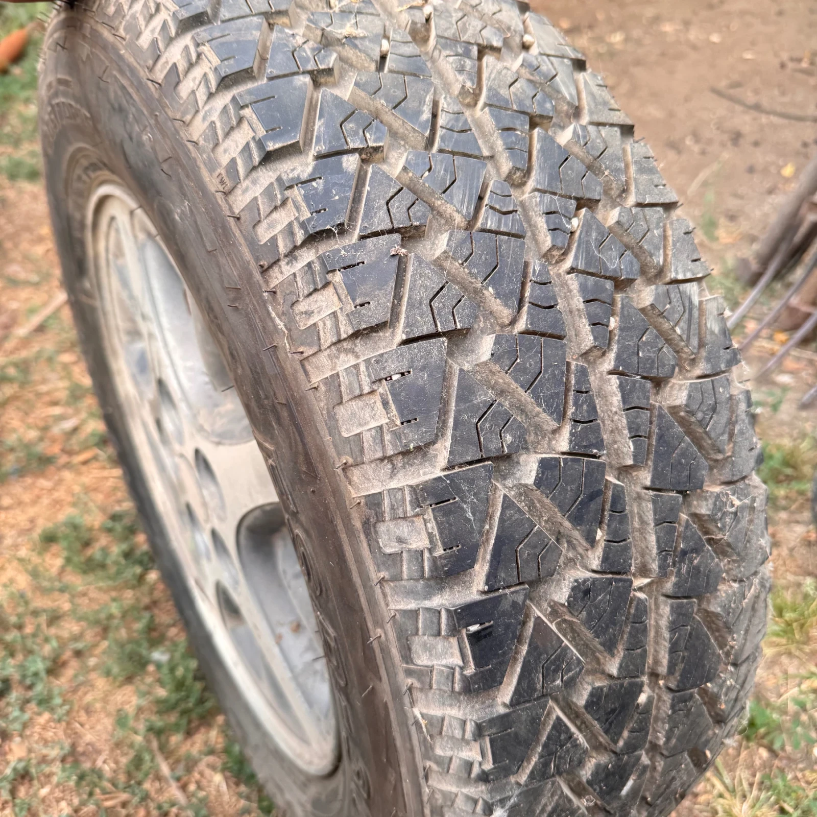 ���� � ������ 205/70R15 �� Ford 15m | Mobile.bg � ����������� 1