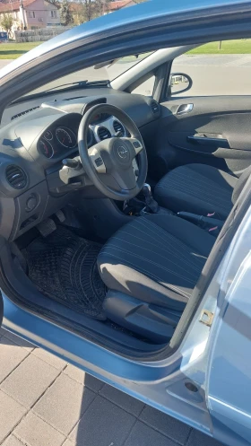 Opel Corsa 1.4 i - автоматик, снимка 9