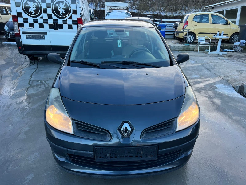 Renault Clio 1.2 бенз КЛИМАТРОНИК, снимка 2 - Автомобили и джипове - 47293360