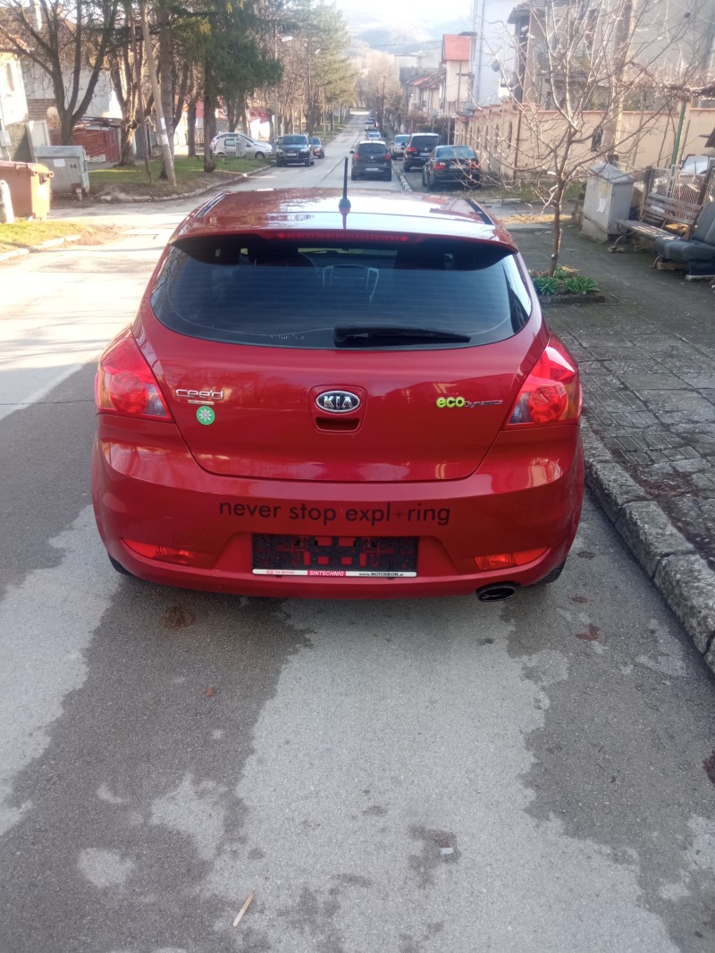 Kia Ceed 1.4, снимка 3 - Автомобили и джипове - 45199216