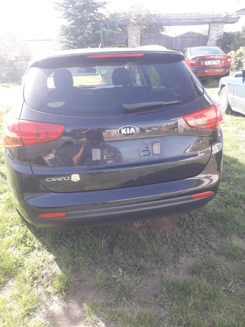 Kia Ceed 1.4, снимка 5 - Автомобили и джипове - 47512472