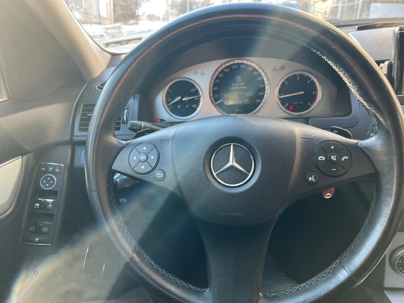 Mercedes-Benz C 220 Avangarde, снимка 5 - Автомобили и джипове - 49269798