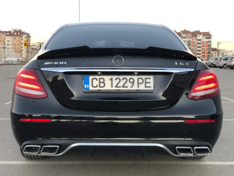 Mercedes-Benz E 220 AMG PACKET-360* Камери+ Предна-Подгреви-Park Assis, снимка 4 - Автомобили и джипове - 49404307