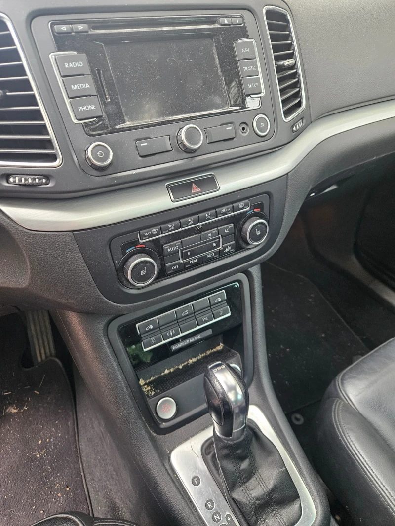 VW Sharan 2.0tsi, снимка 8 - Автомобили и джипове - 52657154