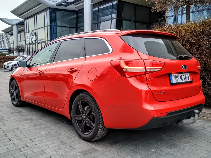 Kia Ceed * GT LINE * УНИКАТ * СЕРВИЗНИ ДОКУМЕНТИ * , снимка 5 - Автомобили и джипове - 52771740