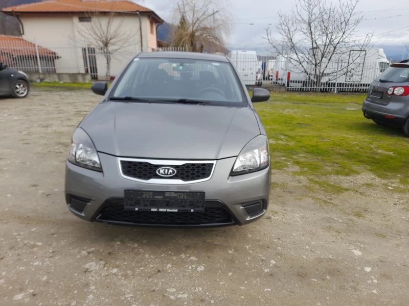 Kia Rio 1.4 бензин, снимка 3 - Автомобили и джипове - 53285098