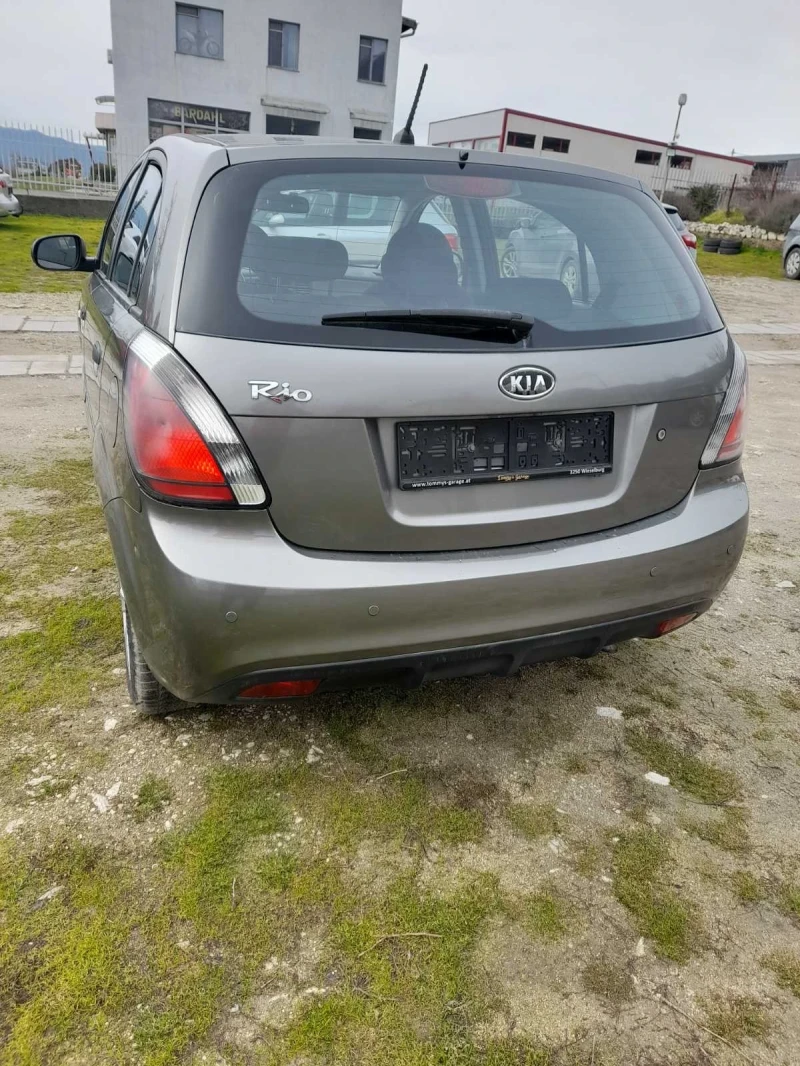 Kia Rio 1.4 бензин, снимка 4 - Автомобили и джипове - 53285098