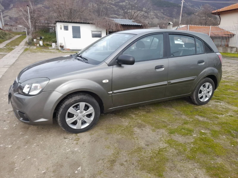 Kia Rio 1.4 бензин, снимка 6 - Автомобили и джипове - 53285098