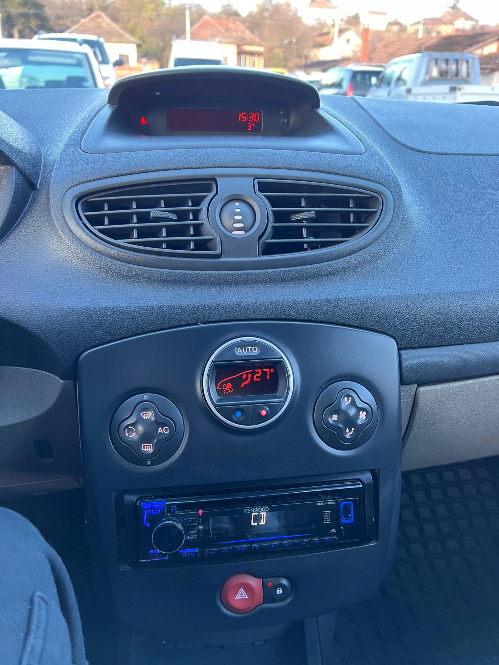 Renault Clio 1.2 бенз КЛИМАТРОНИК | Mobile.bg — изображение 13