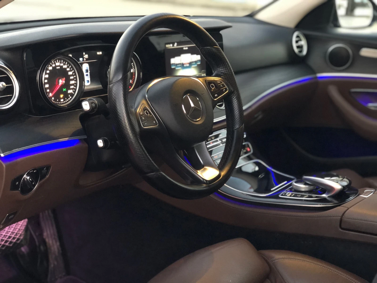 Mercedes-Benz E 220 AMG PACKET-360* + --Park Assis | Mobile.bg   17