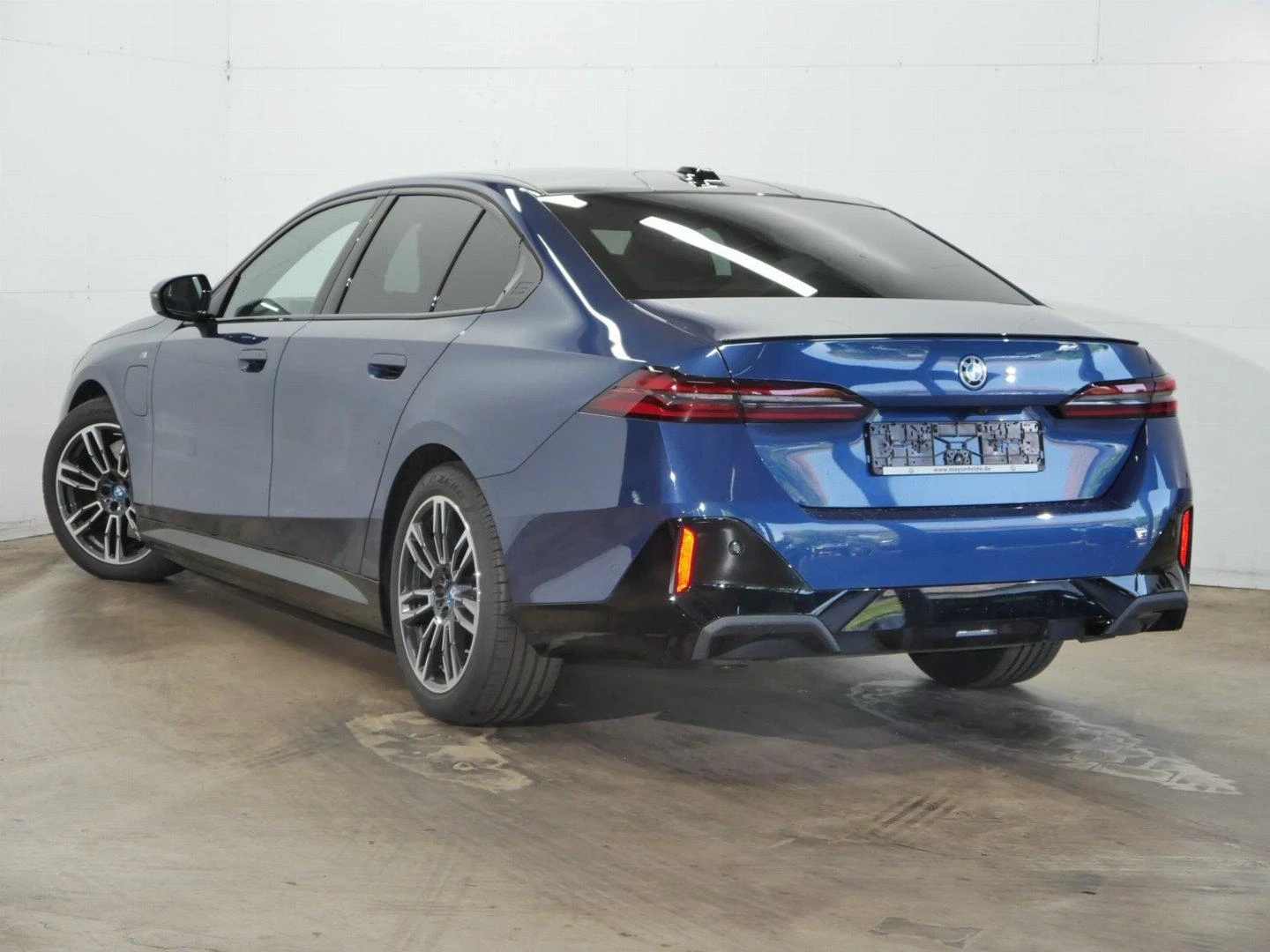 BMW 550 e xDrive Steptronic - изображение 2