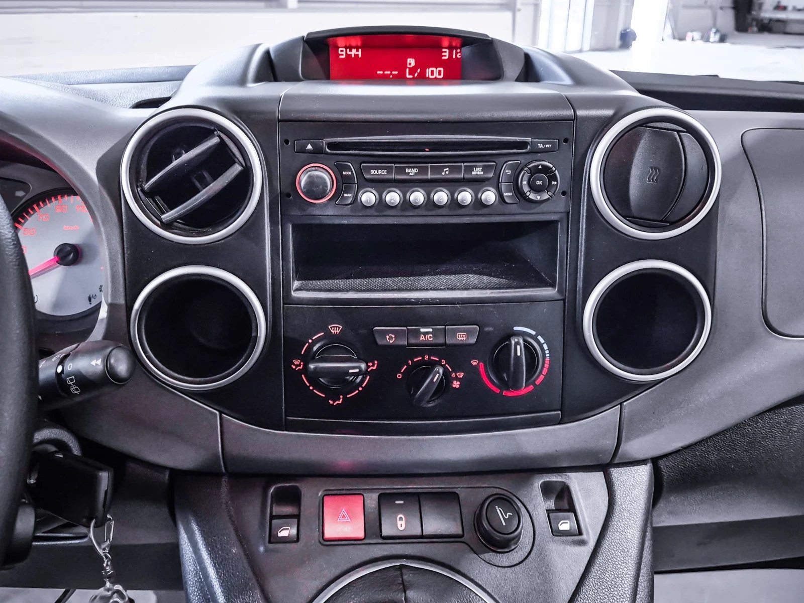 Citroen Berlingo 1.6 HDI - изображение 7
