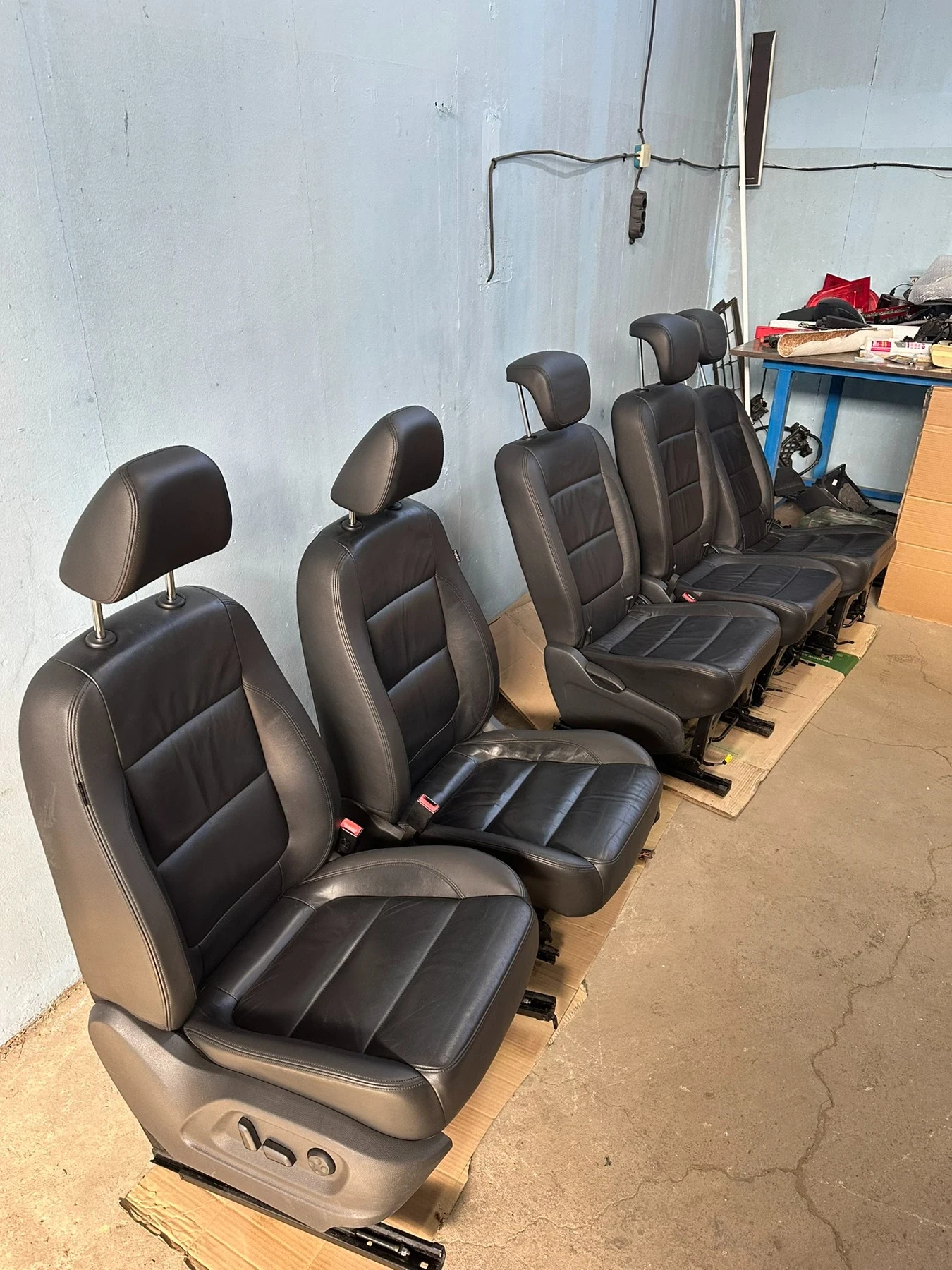 VW Sharan 2.0tsi, снимка 13 - Автомобили и джипове - 52657154