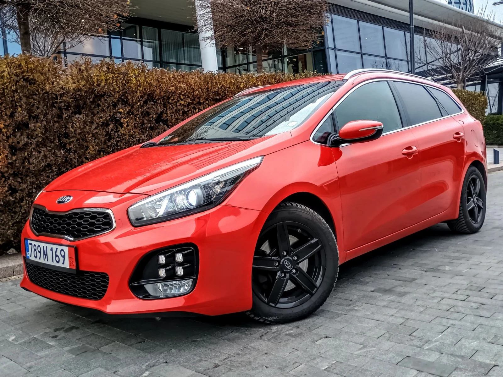 Kia Ceed * GT LINE * КОЛЕДНА ПРОМОЦИЯ * СЕРВИЗНИ ДОКУМЕНТИ  - изображение 2