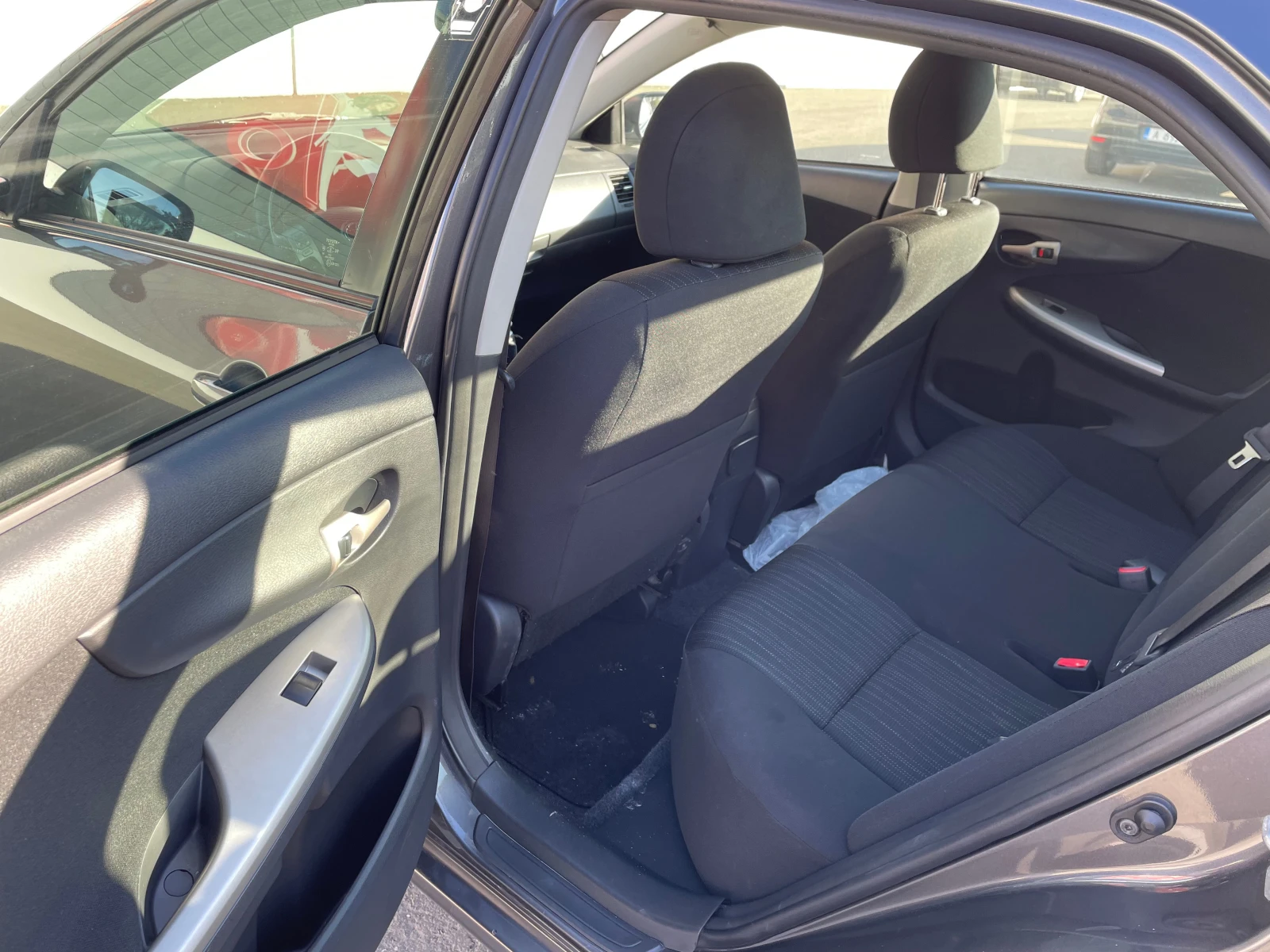 Toyota Corolla 2.0 D-4D | Mobile.bg � ����������� 11