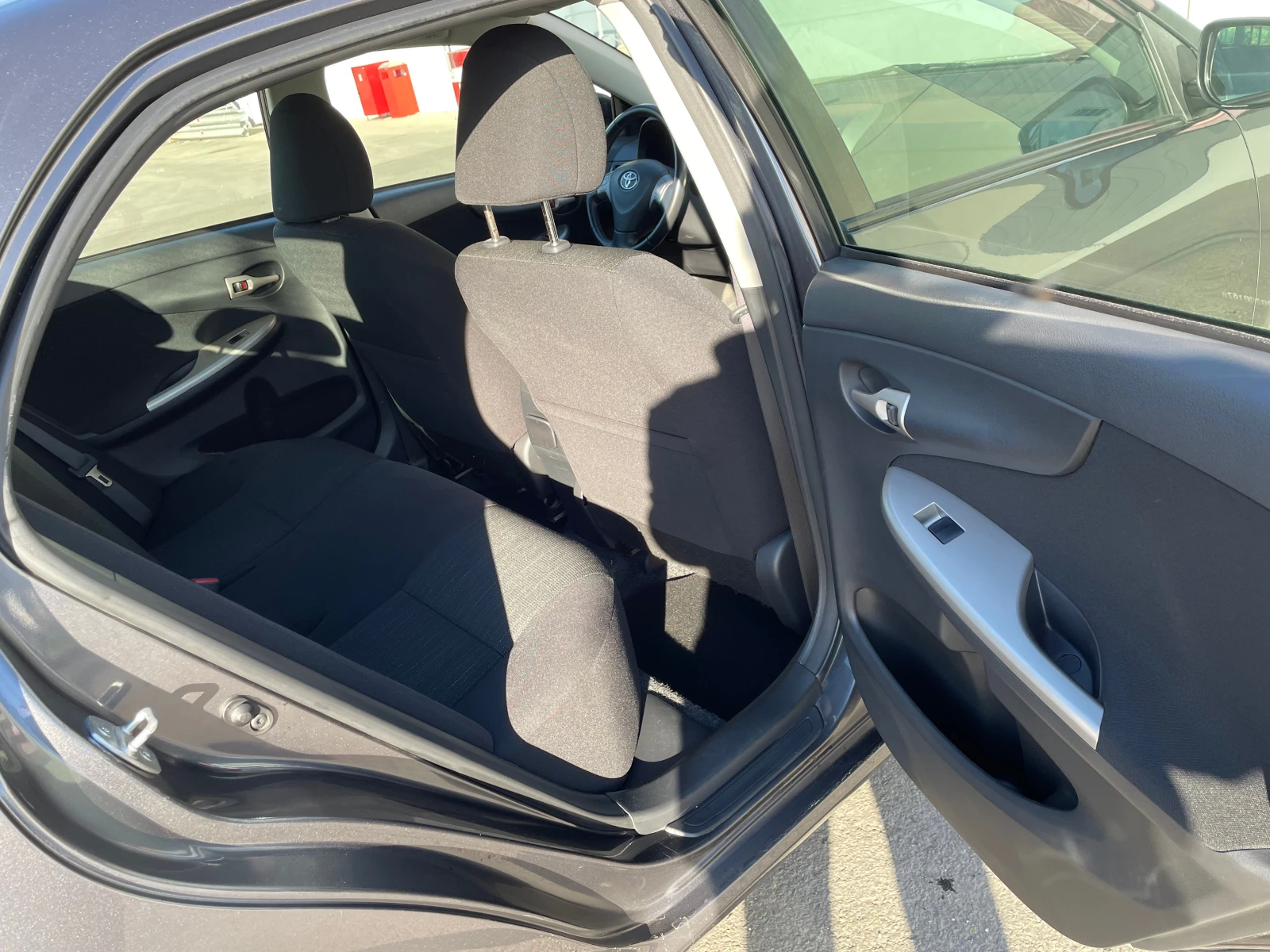 Toyota Corolla 2.0 D-4D | Mobile.bg � ����������� 14