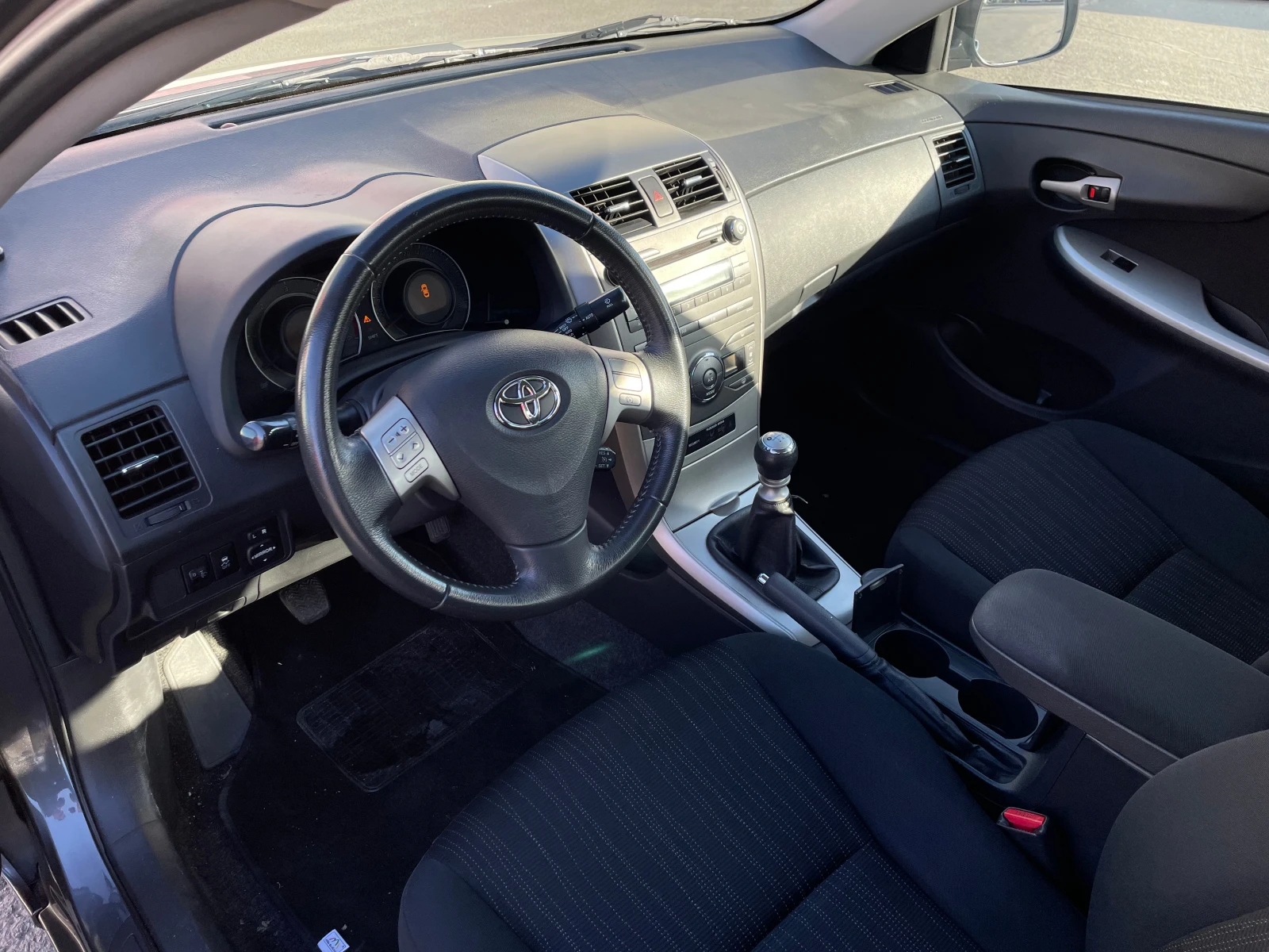Toyota Corolla 2.0 D-4D | Mobile.bg � ����������� 10