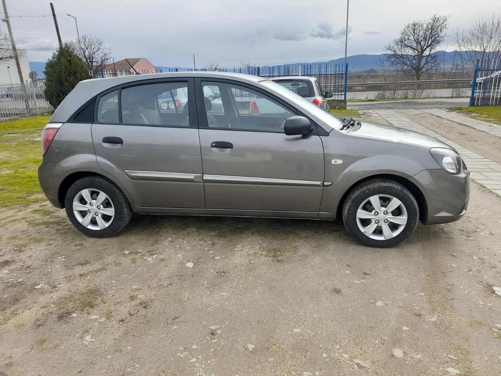 Kia Rio 1.4 бензин - изображение 2