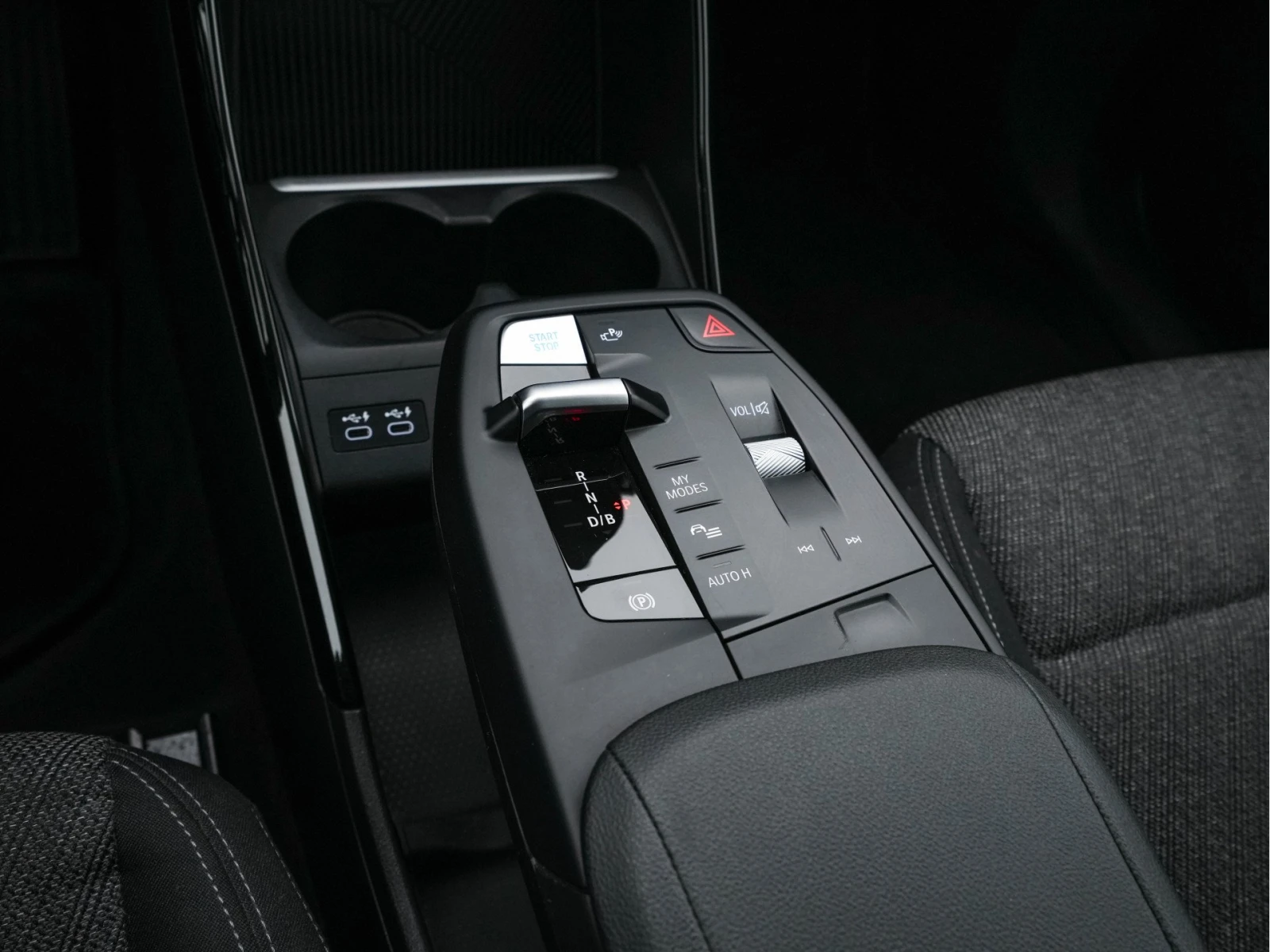 BMW iX1  65 kWh - xDrive Лизинг, снимка 14 - Автомобили и джипове - 53796371