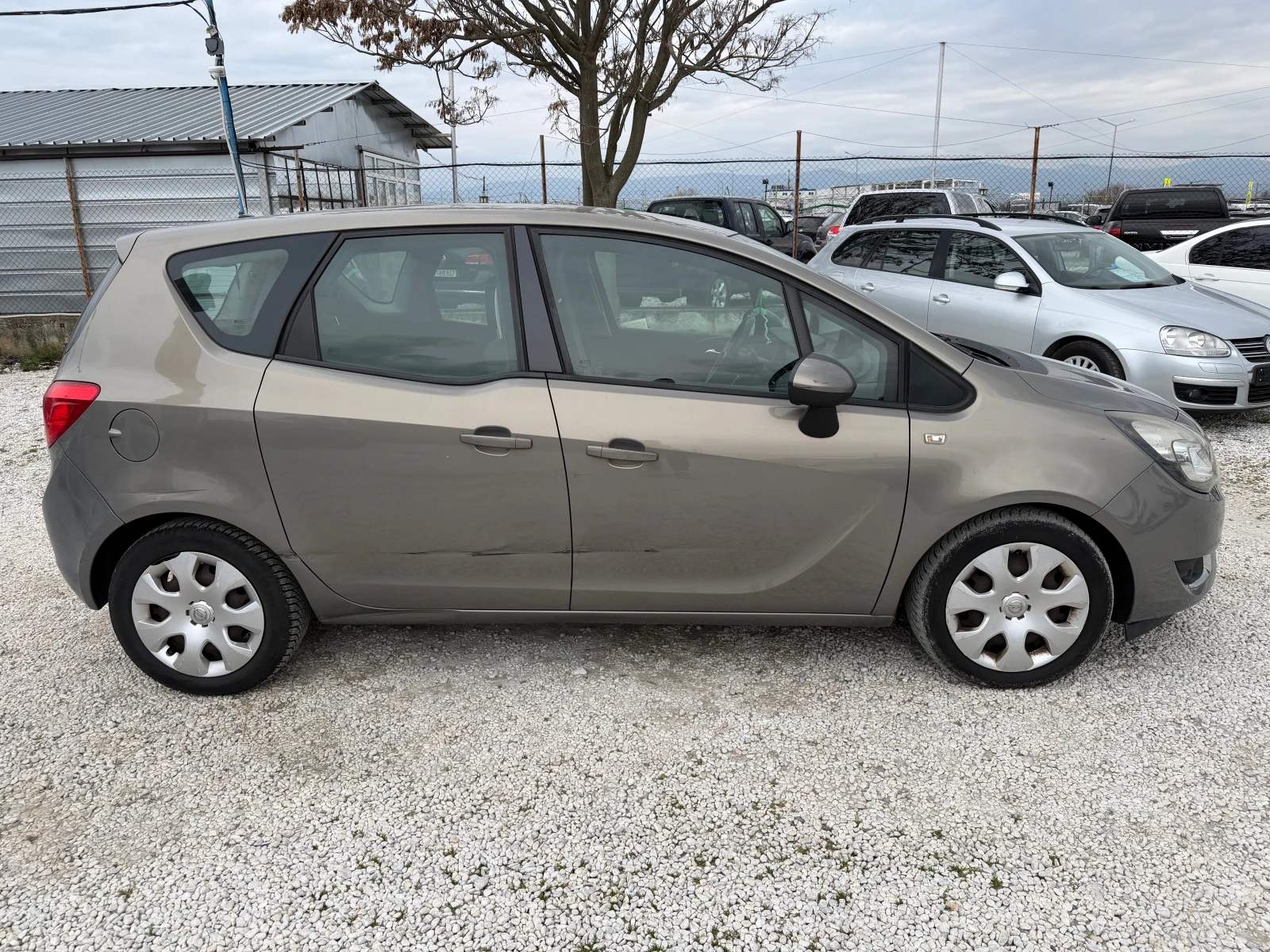 Opel Meriva 1.3CDTI, снимка 4 - Автомобили и джипове - 53914203
