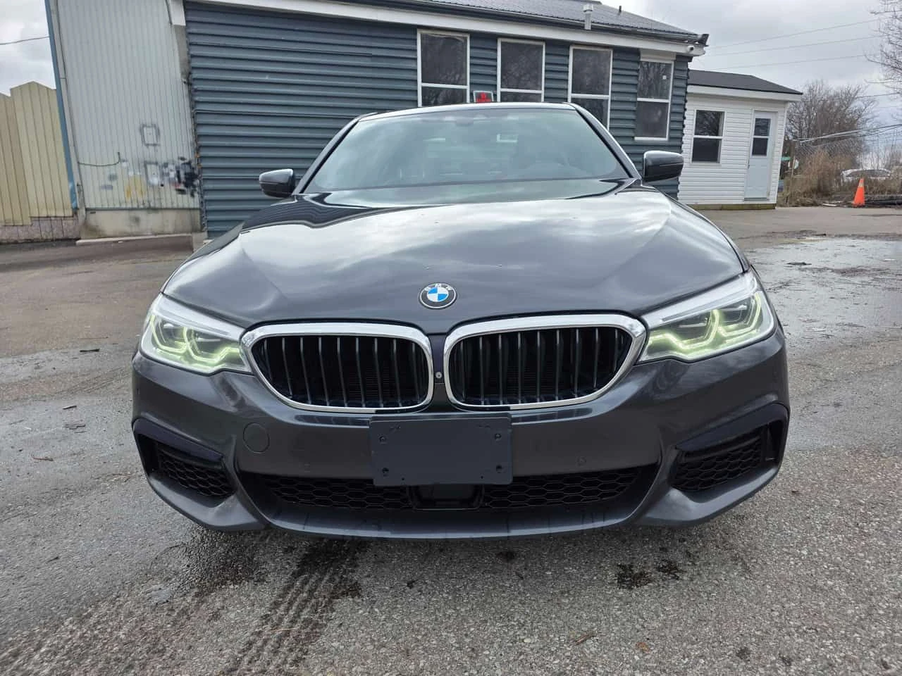 BMW 540 М /360 Cam/Head-Up/Soft-Close/Harman/Display Key, снимка 2 - Автомобили и джипове - 53930206