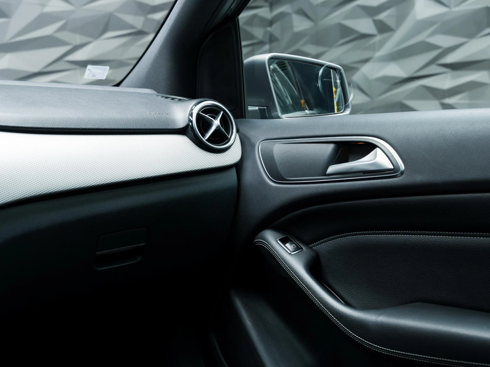 Mercedes-Benz B 220 B 220d* CDI* SPORTS TOURER* ПОДГРЕВ* ПАНО* BlueEFF, снимка 7 - Автомобили и джипове - 53949952