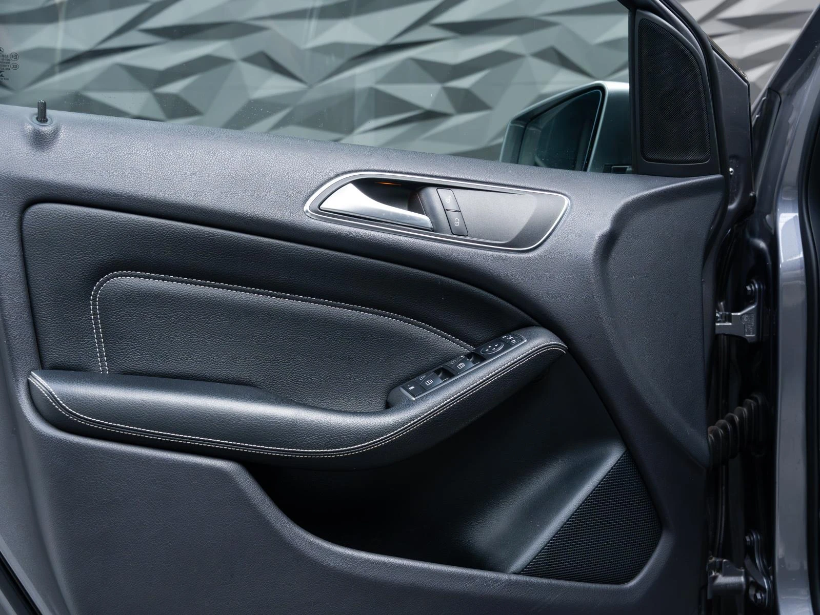 Mercedes-Benz B 220 B 220d* CDI* SPORTS TOURER* ПОДГРЕВ* ПАНО* BlueEFF, снимка 12 - Автомобили и джипове - 53949952