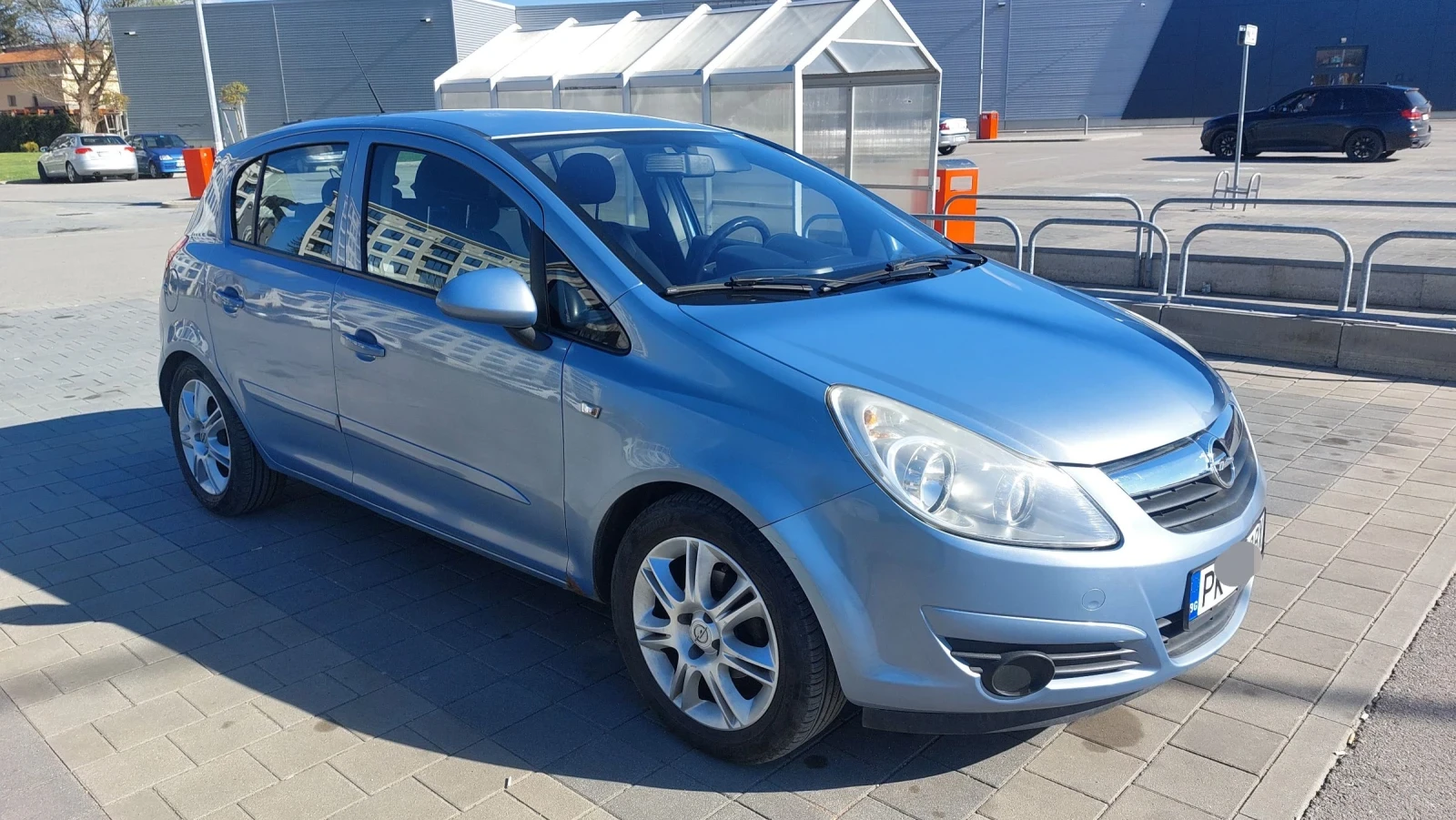 Opel Corsa 1.4 i - автоматик, снимка 3 - Автомобили и джипове - 54247559