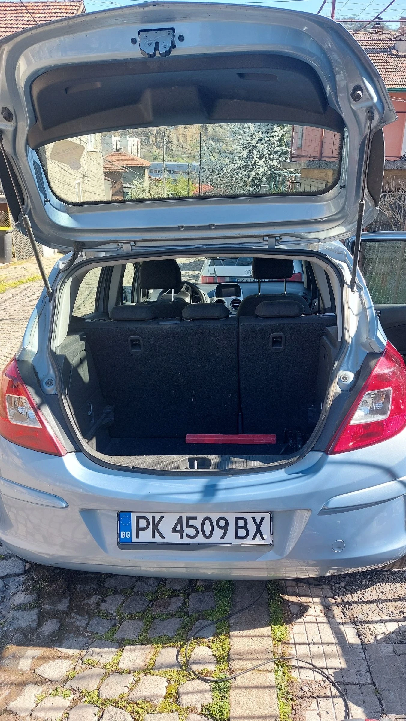 Opel Corsa 1.4 i - автоматик, снимка 13 - Автомобили и джипове - 54247559