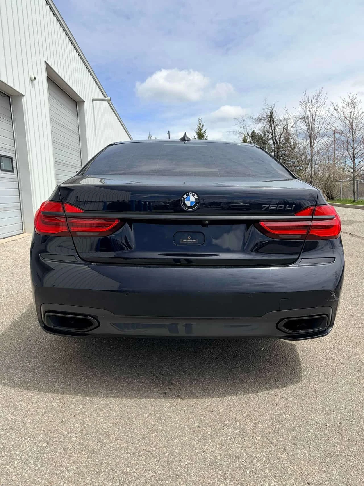 BMW 750 * 750Li xDrive * CARFAX * ЦЕНА ДО БГ, снимка 4 - Автомобили и джипове - 54392408