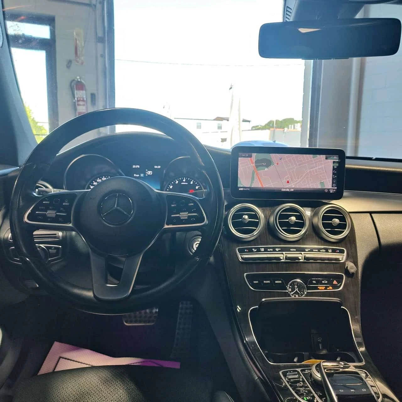 Mercedes-Benz C 300 АМГ ПАКЕТ/CARFAX/ ПОДГРЕВ/ПАНОРАМА/360 КАМ, снимка 13 - Автомобили и джипове - 54467405
