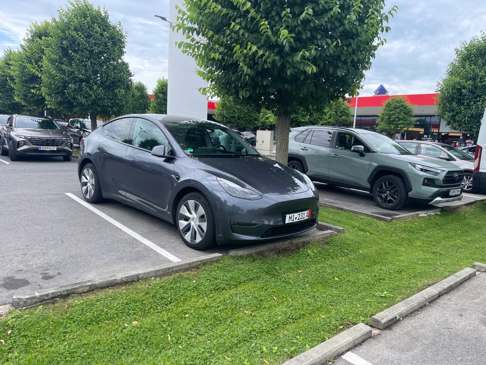 Tesla Model Y Европейска LongRange 4x4, снимка 16 - Автомобили и джипове - 55075482
