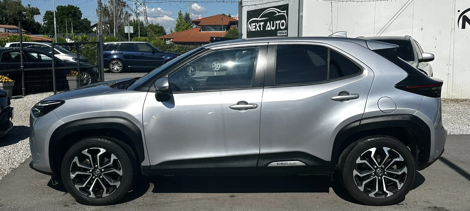 Toyota Yaris Cross 1.5 HYBRID 92HP AWD-i LANE ASSIST DISTRONIC EU6D, снимка 8 - Автомобили и джипове - 55185638