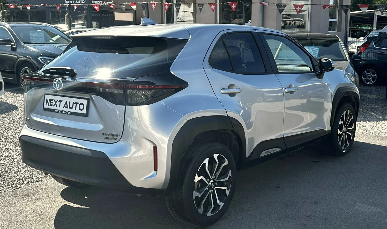 Toyota Yaris Cross 1.5 HYBRID 92HP AWD-i LANE ASSIST DISTRONIC EU6D, снимка 5 - Автомобили и джипове - 55185638