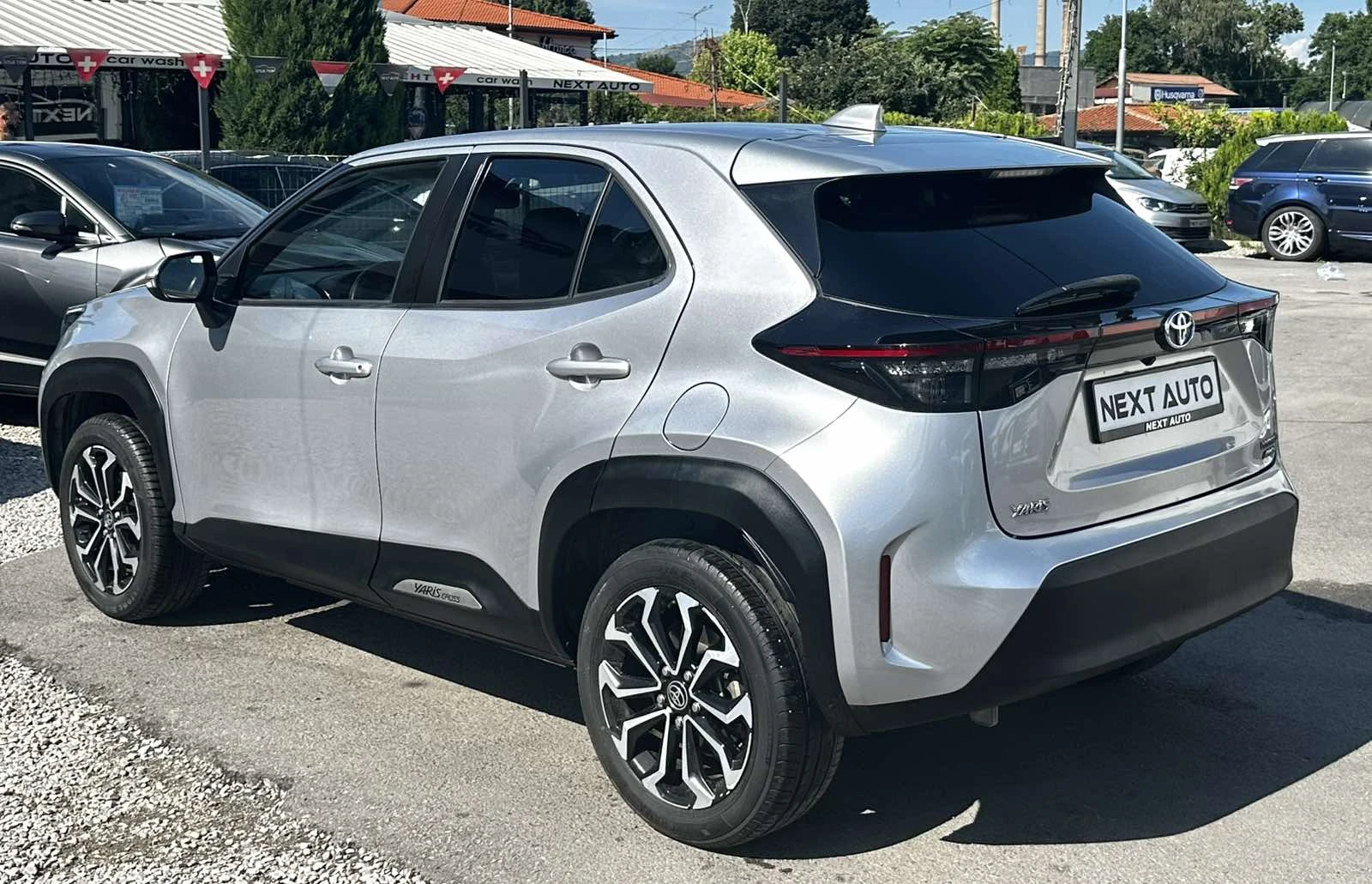 Toyota Yaris Cross 1.5 HYBRID 92HP AWD-i LANE ASSIST DISTRONIC EU6D, снимка 7 - Автомобили и джипове - 55185638