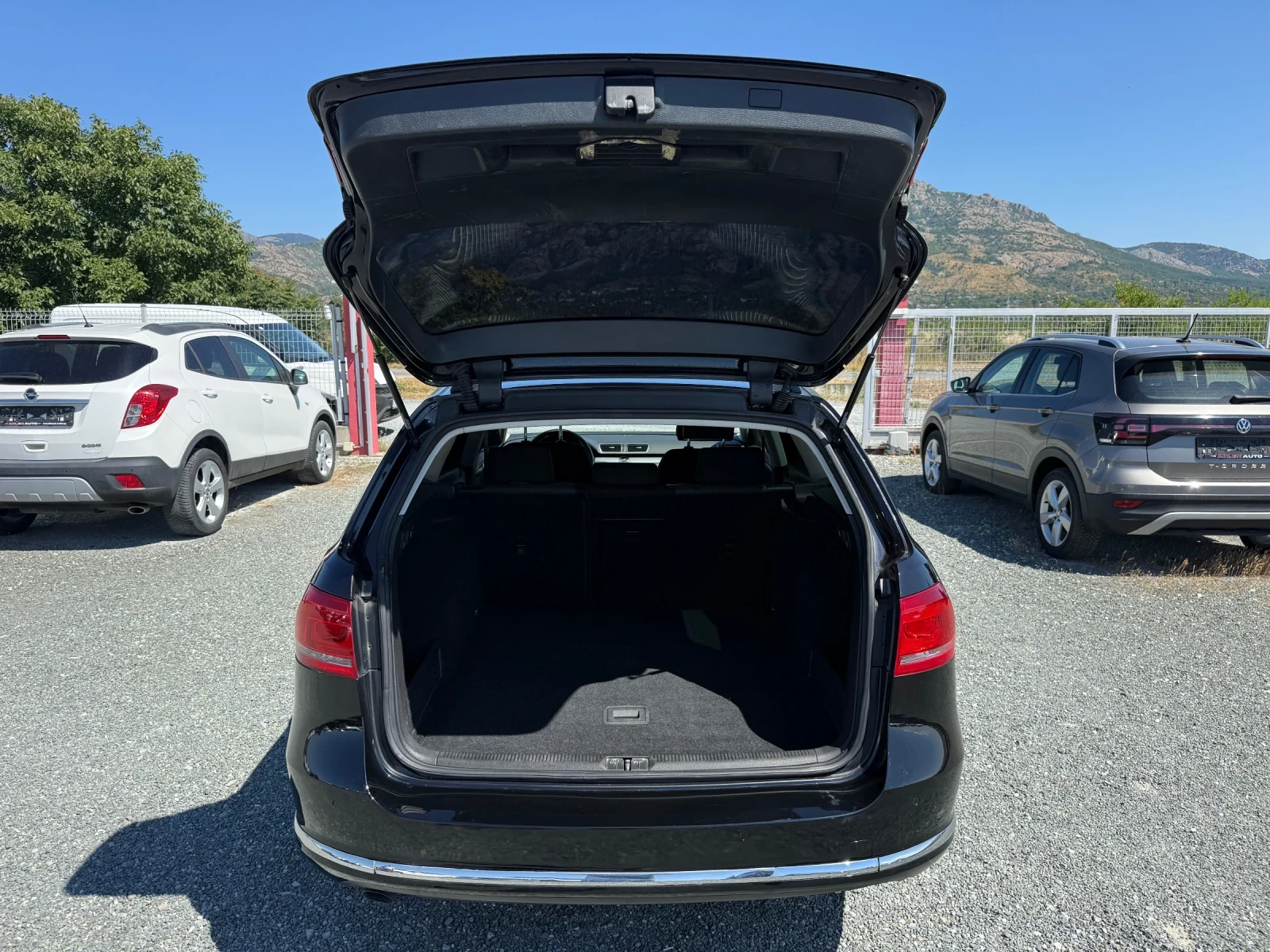 VW Passat (KATO НОВА), снимка 13 - Автомобили и джипове - 55363190