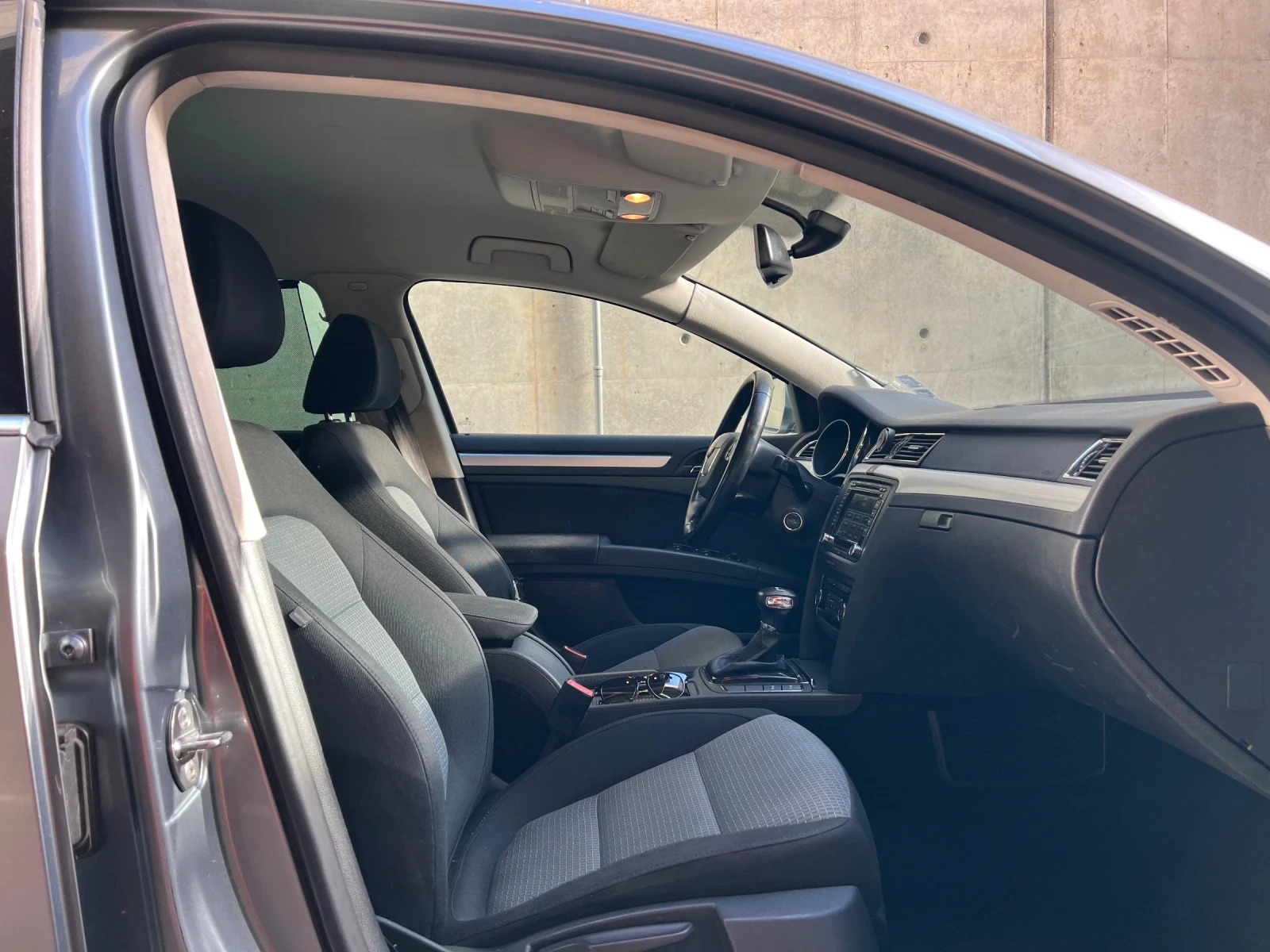 Skoda Superb 2.0 TDI 170кс, снимка 6 - Автомобили и джипове - 55537325