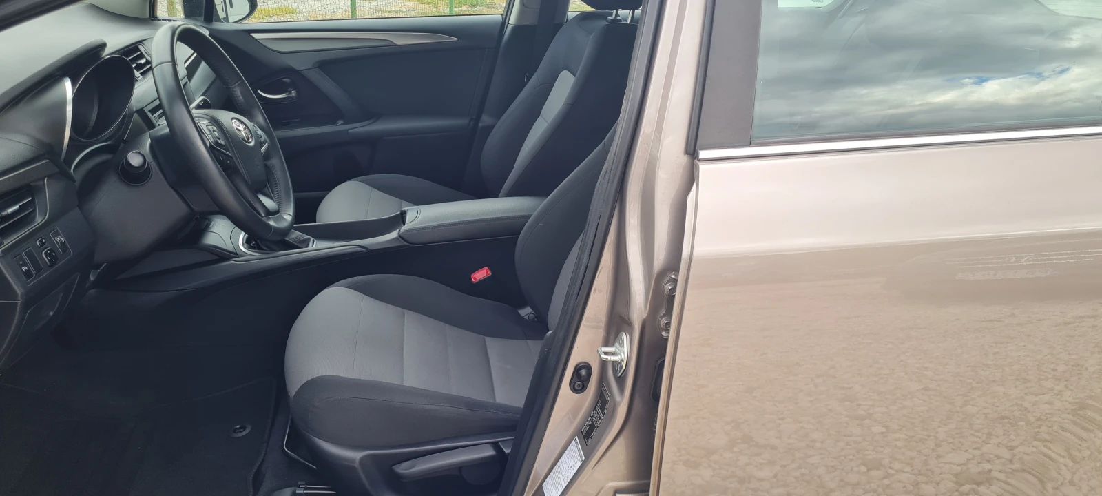 Toyota Avensis  T270 Limousine, снимка 6 - Автомобили и джипове - 56182391