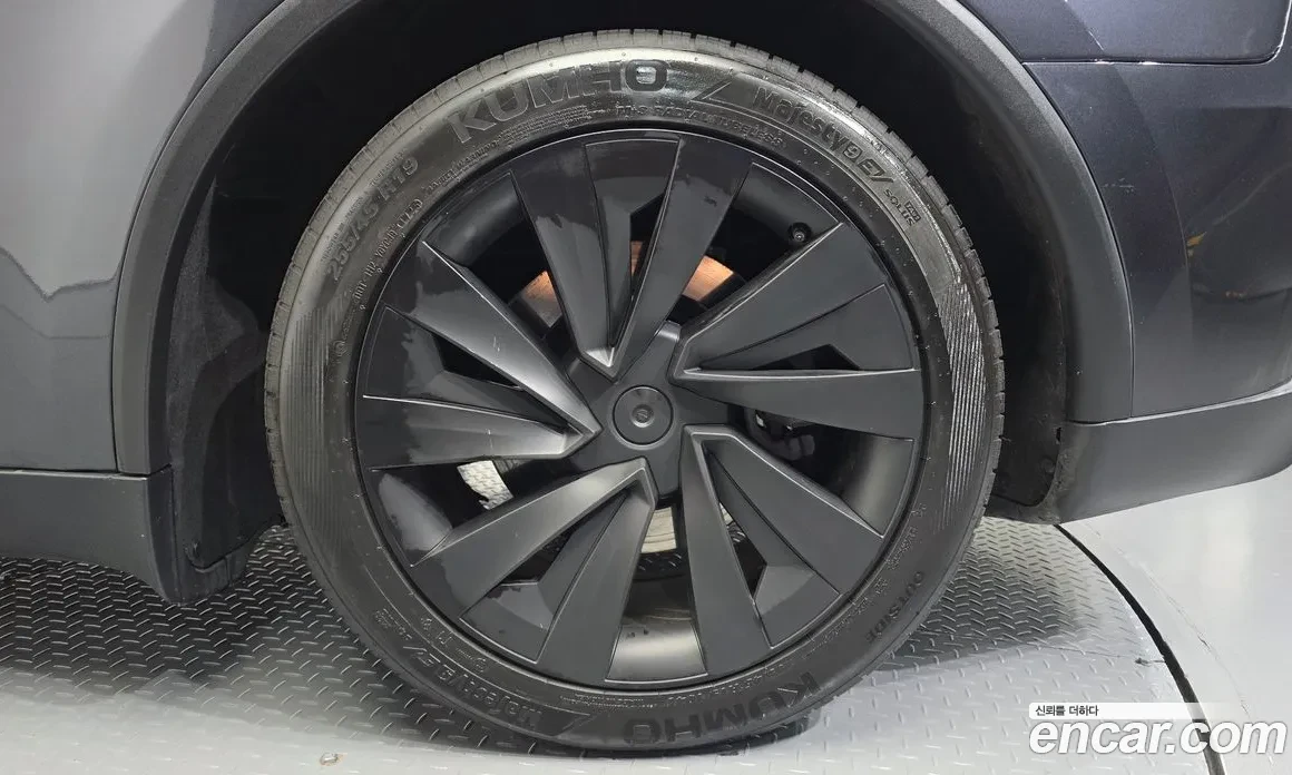 Tesla Model Y, снимка 17 - Автомобили и джипове - 56583359